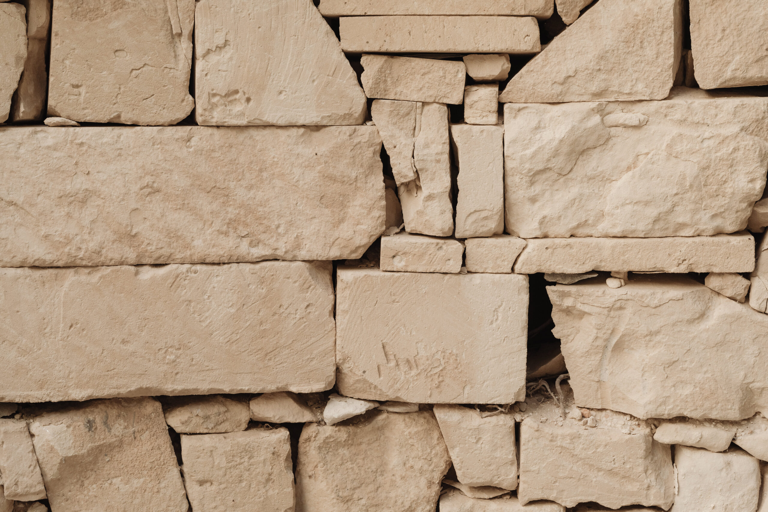 kaboompics_collection-of-natural-stone-backgrounds-from-malta-inspiring-backgrounds-for-your-creative-projects-31001